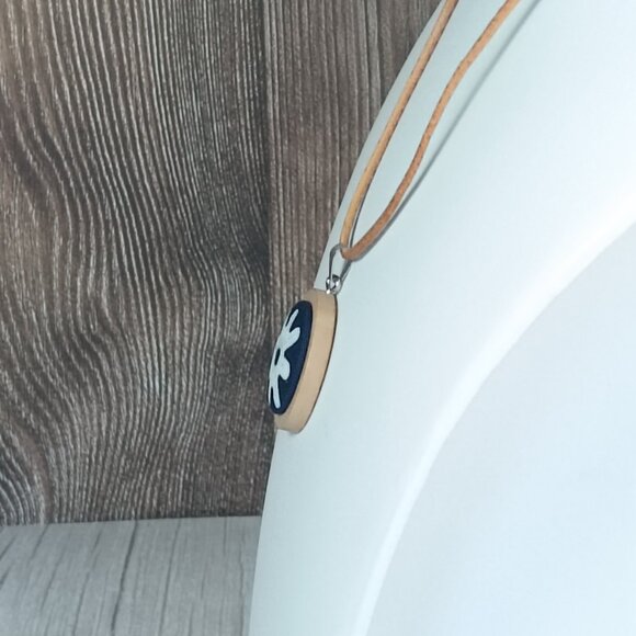 "Hviezda" UNESCO Heritage "Modrotlač" Blueprint Wood Necklace - Artisan Crafted - Picture 3 of 6